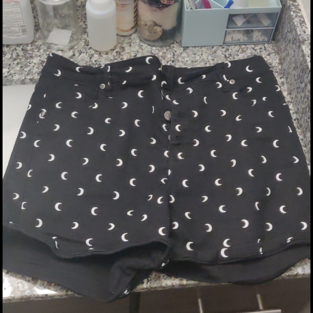 HT moon shorts 🌙